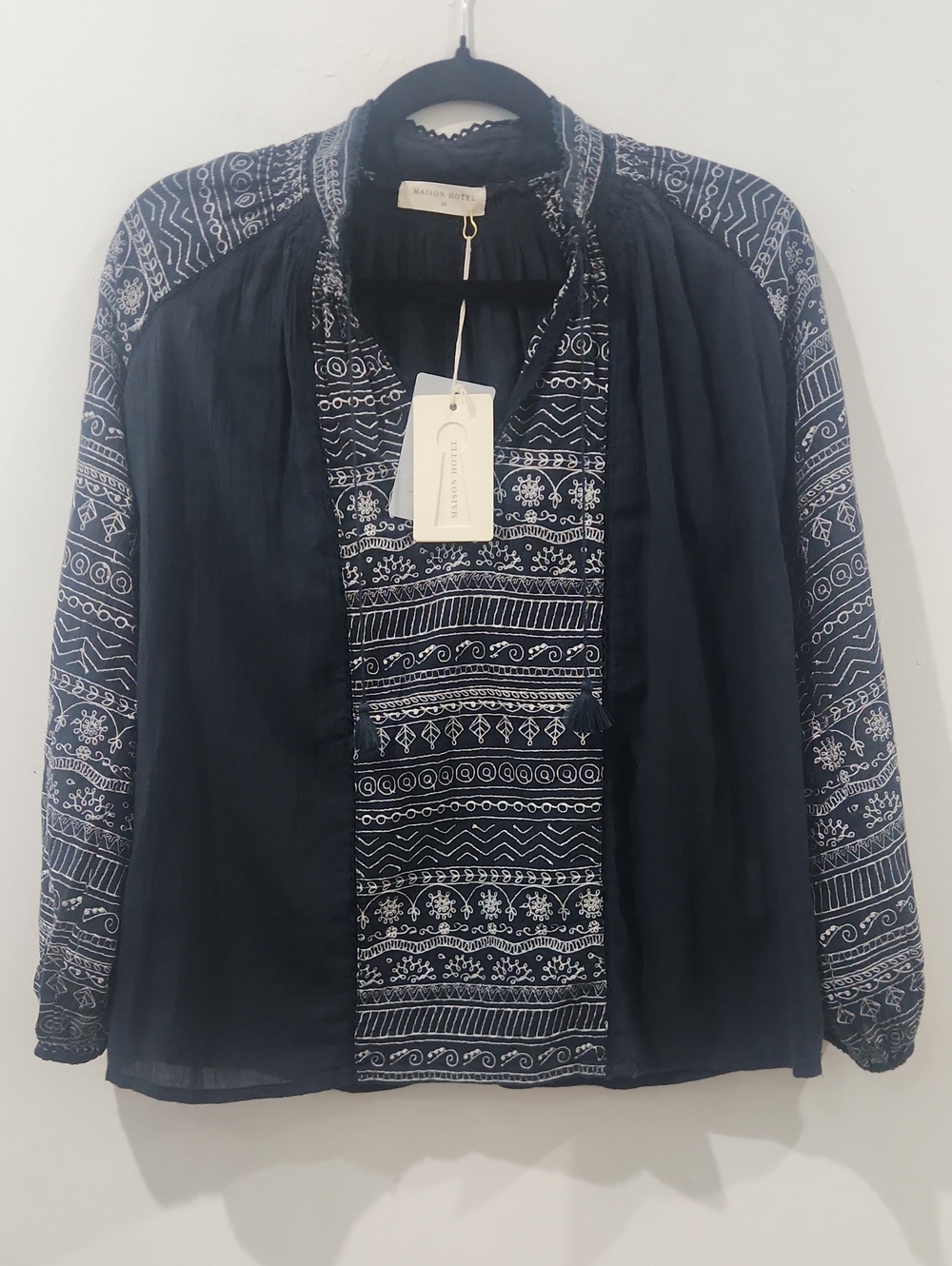 Maison Hotel Sandrine Blouse